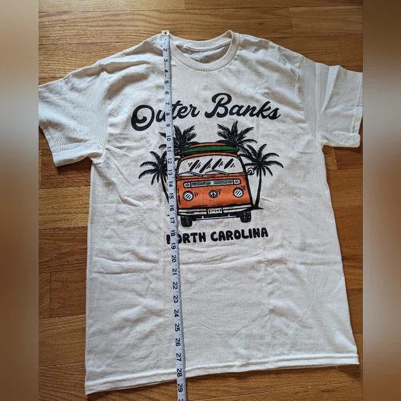 Urban Outfitters Outer Banks graphic tshirt - Picture 6 of 6